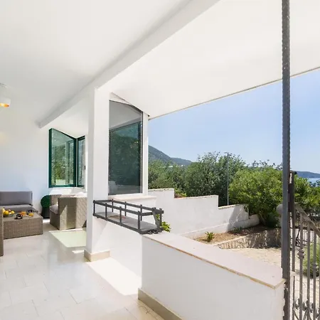 Holiday Home Lost In Paradise Villa